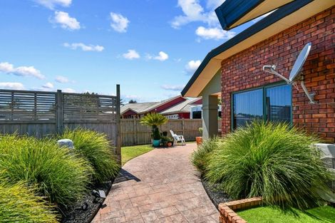 Photo of property in 3 Trossach Place, Wattle Downs, Auckland, 2103