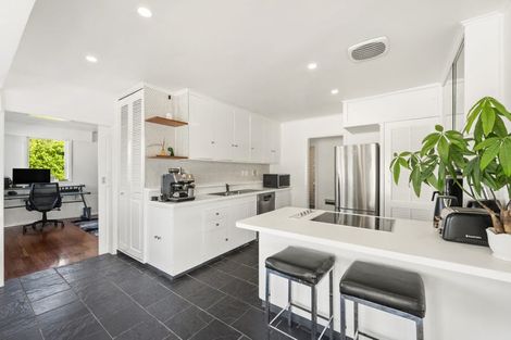 Photo of property in 27 Tai Paku Paku Road, Karaka Bays, Wellington, 6022