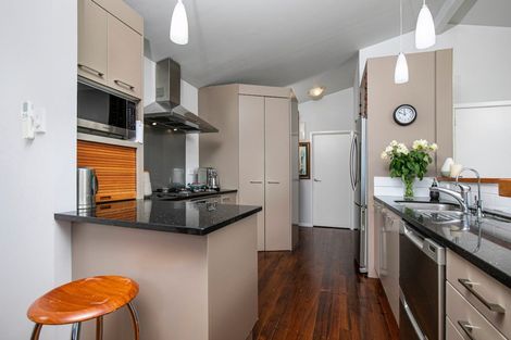Photo of property in 6 Fairway Avenue, Red Beach, 0932