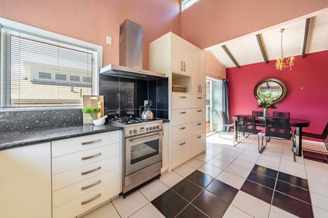 Photo of property in 6 Haast Close, Kelson, Lower Hutt, 5010