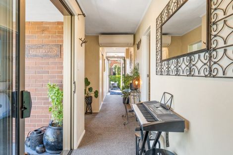 Photo of property in 2 Kent Place, Mosgiel, 9024