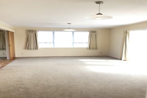 Photo of property in 14 Gwenand Place, Botany Downs, Auckland, 2010