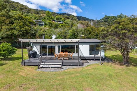 Photo of property in 1755 Queen Charlotte Drive, Linkwater, Picton, 7281