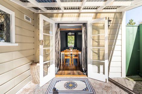 Photo of property in 85 Milton Road, Bluff Hill, Napier, 4110