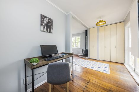 Photo of property in 37 Edmonton Road, Henderson, Auckland, 0612