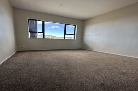 Photo of property in 13 Millcroft Lane, Ranui, Auckland, 0612
