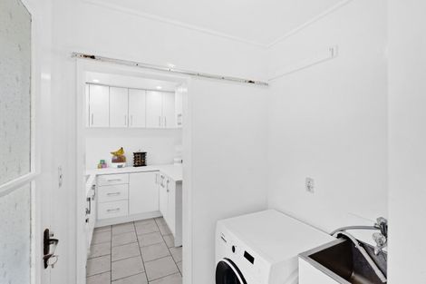 Photo of property in 2/264 Grounsell Crescent, Belmont, Lower Hutt, 5010