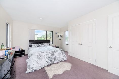 Photo of property in 10 Whitbourne Heights, Manurewa, Auckland, 2105