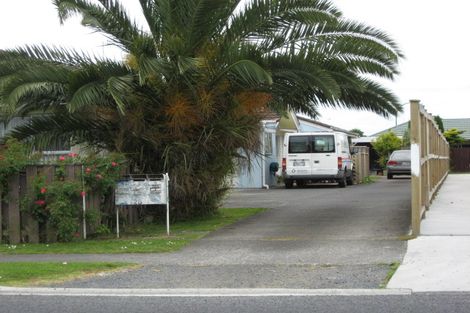 Photo of property in 2/28 Airfield Road, Takanini, 2112