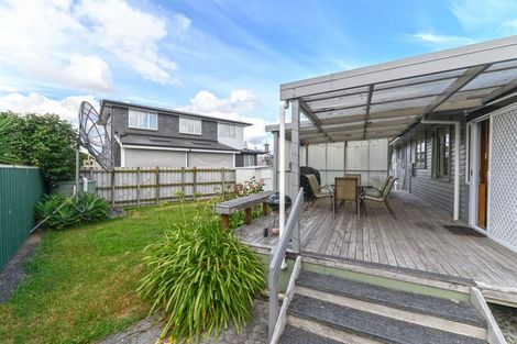Photo of property in 85 Gloria Avenue, Te Atatu Peninsula, Auckland, 0610