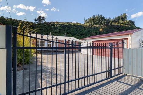 Photo of property in 63 Gillespies Road, Birchville, Upper Hutt, 5018