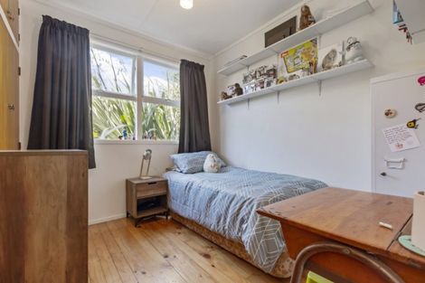 Photo of property in 615 Swanson Road, Swanson, Auckland, 0612