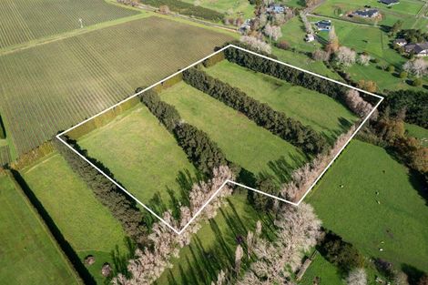 Photo of property in 792 Waitakere Road, Kumeu, 0891