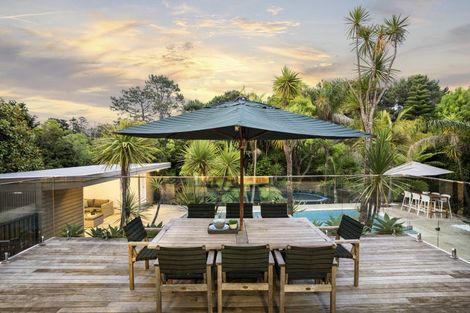 Photo of property in 14 Aberdeen Road, Campbells Bay, Auckland, 0620