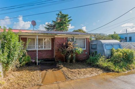 Photo of property in 8 Westward Ho, Glen Eden, Auckland, 0602