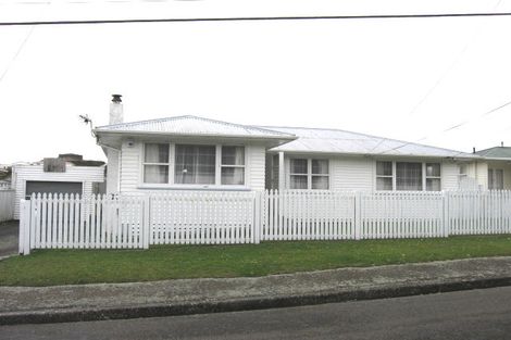 Photo of property in 25 Barclay Street, Newlands, Wellington, 6037