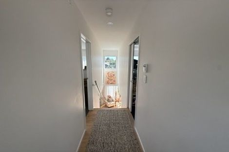 Photo of property in 905e East Coast Road, Northcross, Auckland, 0632