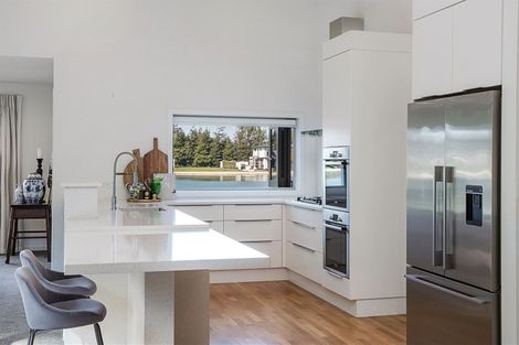 Photo of property in 28 Oakgrove Drive, Rangiora, 7400