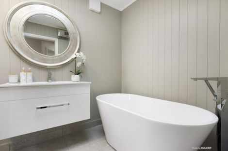 Photo of property in 52 Waru Street, Khandallah, Wellington, 6035