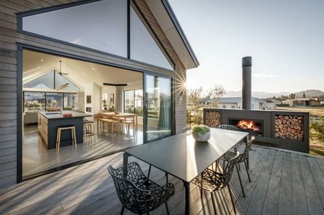 Photo of property in 11 Deans Drive, Wanaka, 9305