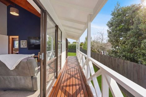 Photo of property in 2/11 Hosking Place, Clarks Beach, 2122