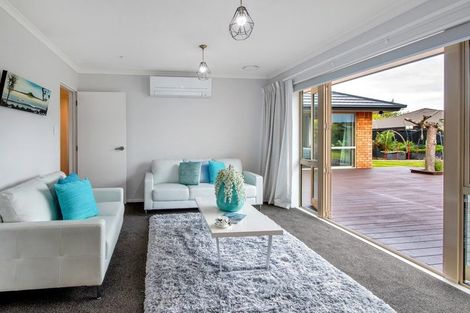 Photo of property in 10 Juliet Place, Rolleston, 7614