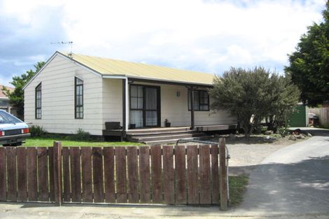 Photo of property in 11 Connemara Drive, Northwood, Christchurch, 8051