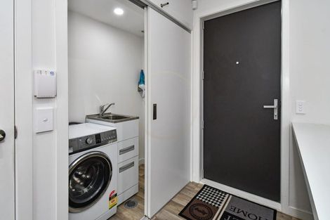 Photo of property in 1 Kanorau Place, Mangere, Auckland, 2022