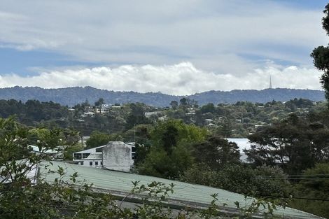 Photo of property in 30 Atkinson Road, Titirangi, Auckland, 0604