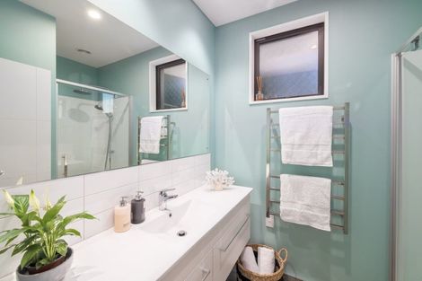 Photo of property in 23 Main Road, Redcliffs, Christchurch, 8081