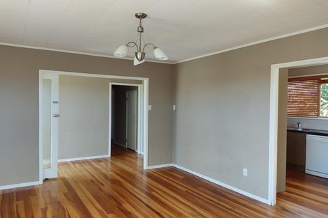 Photo of property in 60 Hellyers Street, Birkdale, Auckland, 0626