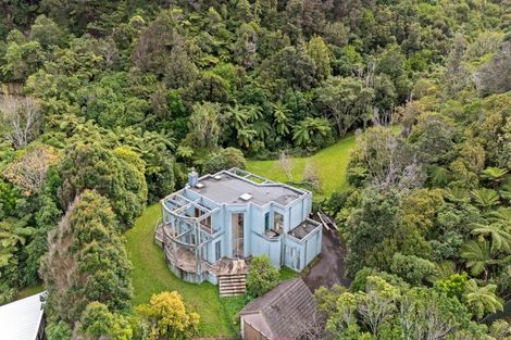 Photo of property in 208 Marine Drive, Lowry Bay, Lower Hutt, 5013