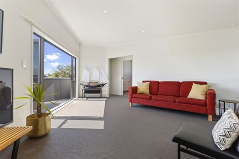 Photo of property in 7a Justin Place, Te Atatu Peninsula, Auckland, 0610