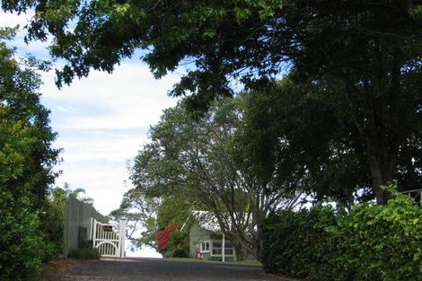 Photo of property in 2/11 Waiake Street, Torbay, Auckland, 0630