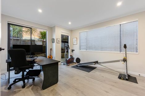 Photo of property in 36 Longshore Drive, Long Bay, Auckland, 0630