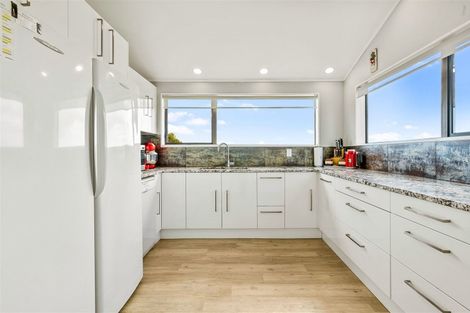 Photo of property in 31 Mercury Way, Whitby, Porirua, 5024