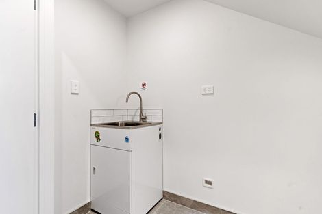 Photo of property in 24 Milenio Crescent, Windsor Park, Auckland, 0632