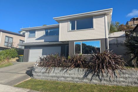 Photo of property in 44 Albatross Close, Whitby, Porirua, 5024
