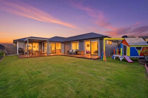 Photo of property in 5 Tulett Park Drive, Casebrook, Christchurch, 8051