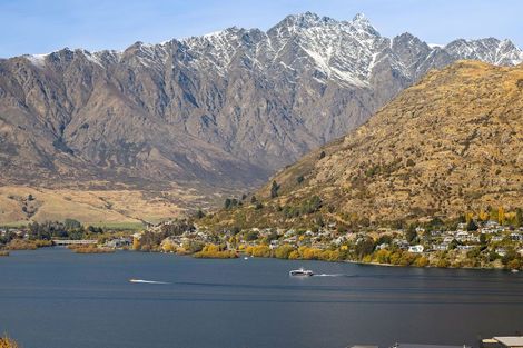 Photo of property in 11 Highlands Close, Queenstown, 9300