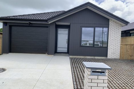 Photo of property in 9 Rarangi Mai Lane, Karaka, 2113