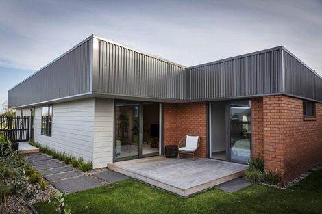 Photo of property in 2/17 Rawhiti Avenue, New Brighton, Christchurch, 8083