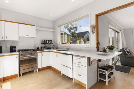 Photo of property in 7 Pinnacle Street, Seatoun, Wellington, 6022