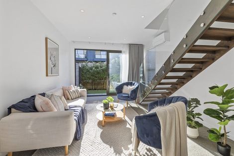 Photo of property in 20u6 Trent Street, Island Bay, Wellington, 6023