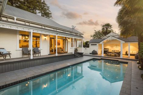 Photo of property in 23 Ruakiwi Road, Hamilton Lake, Hamilton, 3204