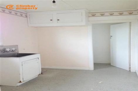 Photo of property in 8 Hugh Brown Drive, New Lynn, Auckland, 0600