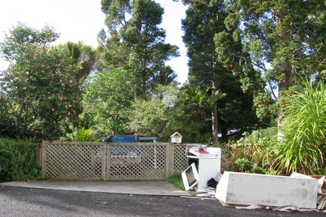 Photo of property in 22 Hollywood Avenue, Titirangi, Auckland, 0604