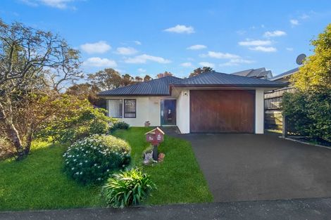 Photo of property in 3 Peter Button Place, Johnsonville, Wellington, 6037