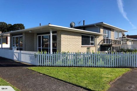 Photo of property in 82 Tukapa Street, Westown, New Plymouth, 4310
