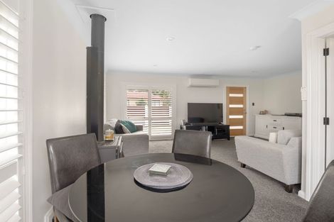 Photo of property in 9 Guernsey Place, Fitzherbert, Palmerston North, 4410